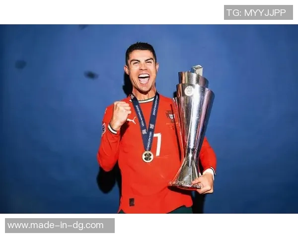 足球明星C罗在新赛季中是否再次夺得冠军荣誉的探讨与分析